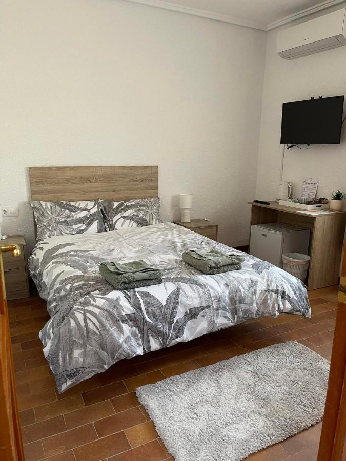 Djm Palms - Shared Casa Rural - Casa Rural Compartida - No Es Una Casa Privada Ayora Kültér fotó